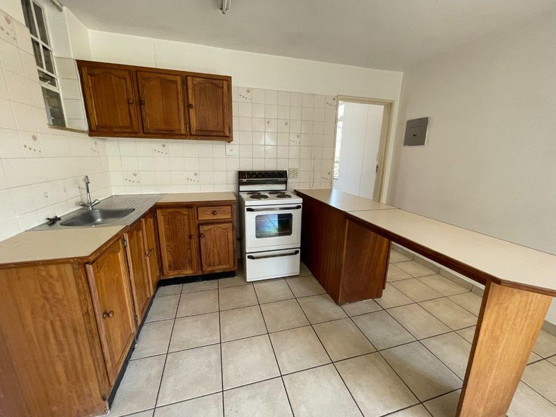 Well located unit in Hatfield - Photo 3