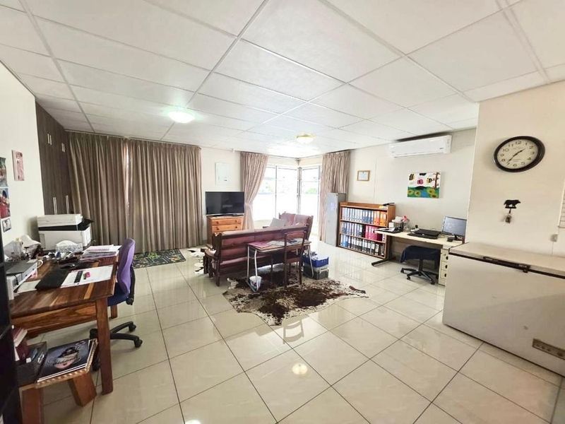 2 Bedroom Apartment For Sale - Photo 2