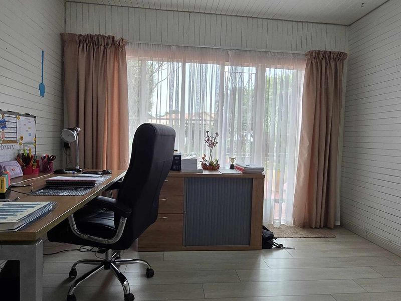 6 Bedroom House with large flatlet for Sale in Verwoerdpark - Photo 9