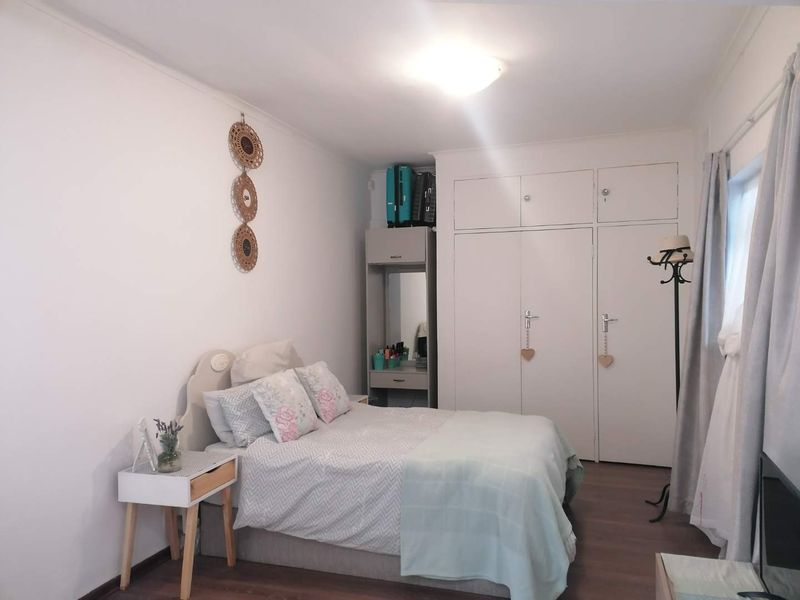 SEPARATE ENTRANCE FLATLET - Photo 5