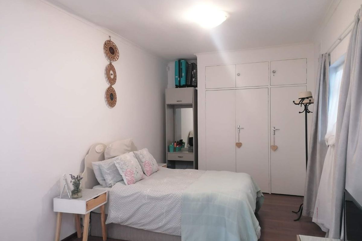 SEPARATE ENTRANCE FLATLET - Photo 5