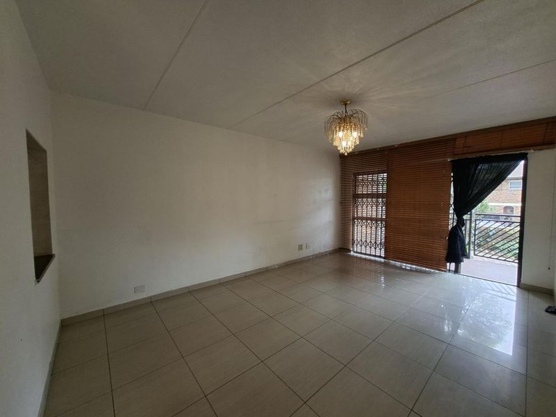 2 Bedroom Groundfloor Gem with Carport - Photo 7