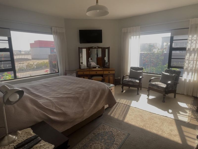 Must have spacious, well-built seaview family house in Sun Bay, Henties Bay - Photo 10