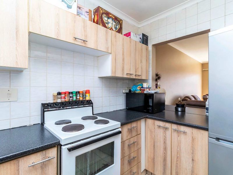 Low Maintenance Two Bedroom Home - Photo 3