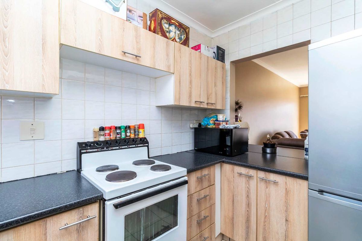 Low Maintenance Two Bedroom Home - Photo 3