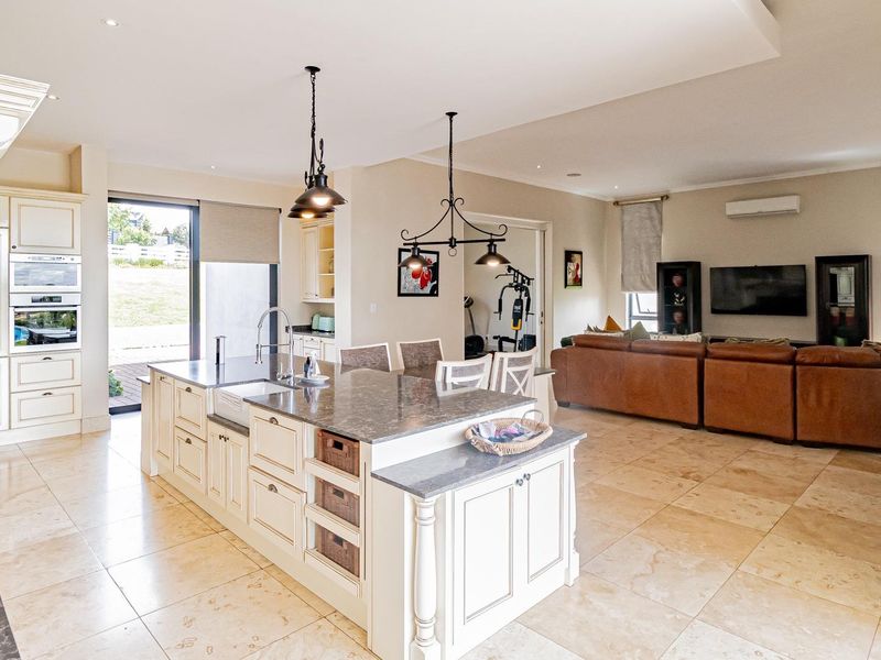 Grand 5-Bedroom Mansion in Prestigious Blue Hills Equestrian Estate - Photo 10