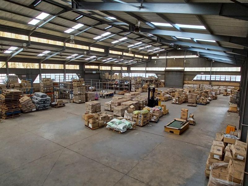 7,727m2 Industrial Warehouse To Let in Meadowdale - Photo 9