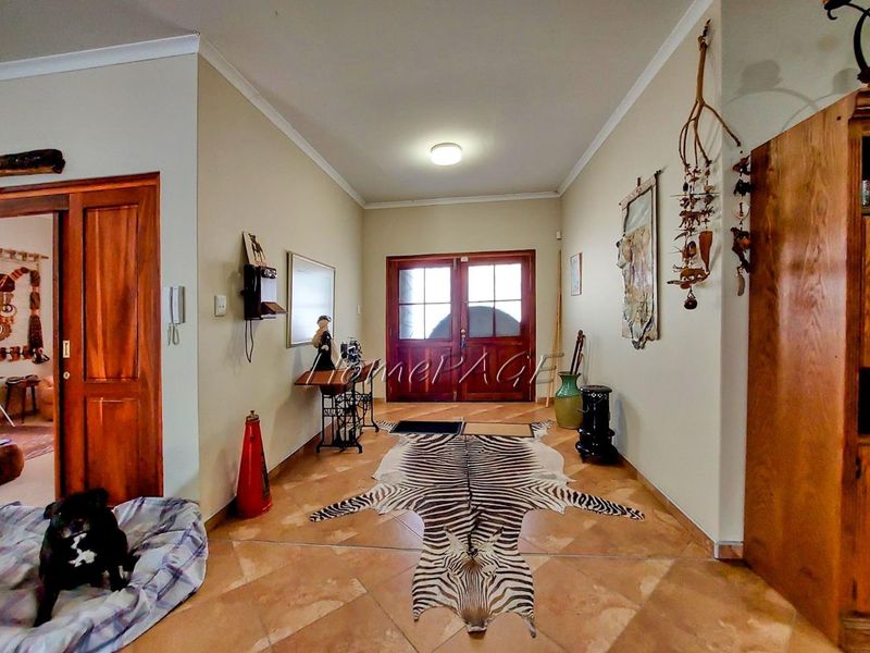 Omaruru:  Riverside Home with 2 flats is for Sale - Photo 6