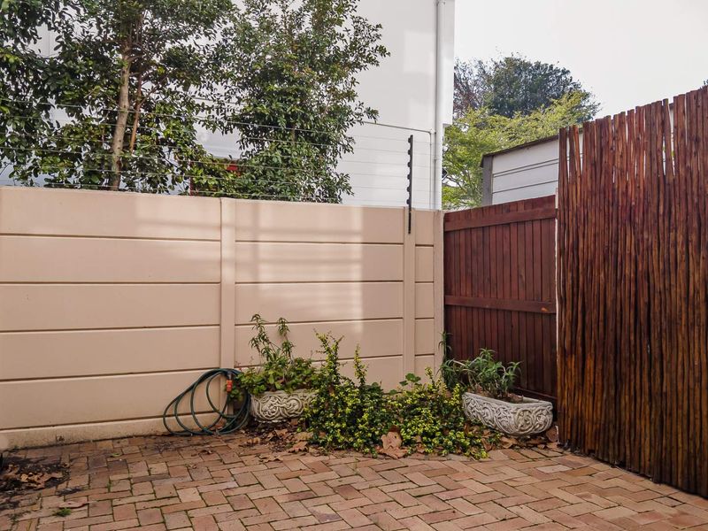 Charming One Bedroom Apartment with Entertainment Patio in Newlands / Rondebosch Village - Photo 10