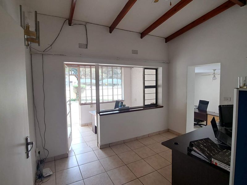 VERSATILE PROPERTY WITH OFFICE, RESIDENTIAL & INCOME POTENTIAL - Photo 9