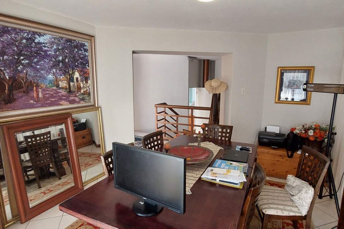 Stylidh double story estate living - Photo 5