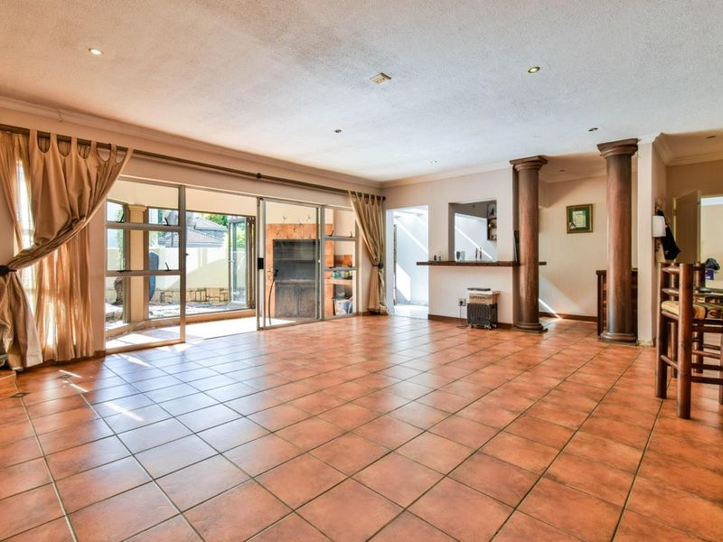 Spacious Family Home in Secure Estate | 4 Bed | 2 Bath | Double Garage - Photo 5