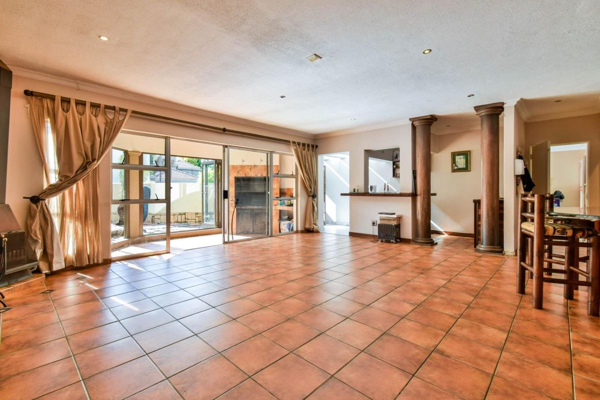 Spacious Family Home in Secure Estate | 4 Bed | 2 Bath | Double Garage - Photo 5