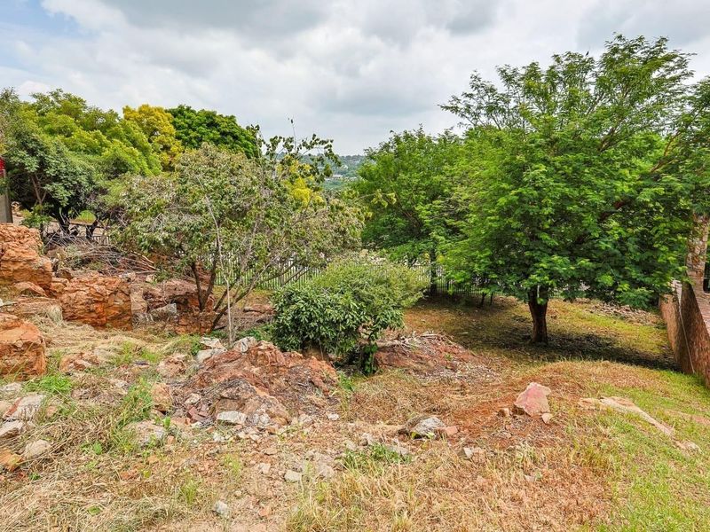 Nestled in a sought-after estate in Pretoria East, this exceptional 431 sqm parcel of land offers a rare opportunity to build your dream home in a setting of timeless beauty. With sweeping, breathtaking views, this is the closest you’ll come to the e - Photo 7