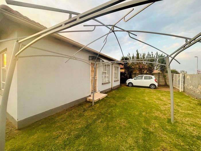 Property #2497076, House For Sale in Vanderbijlpark Central East 3