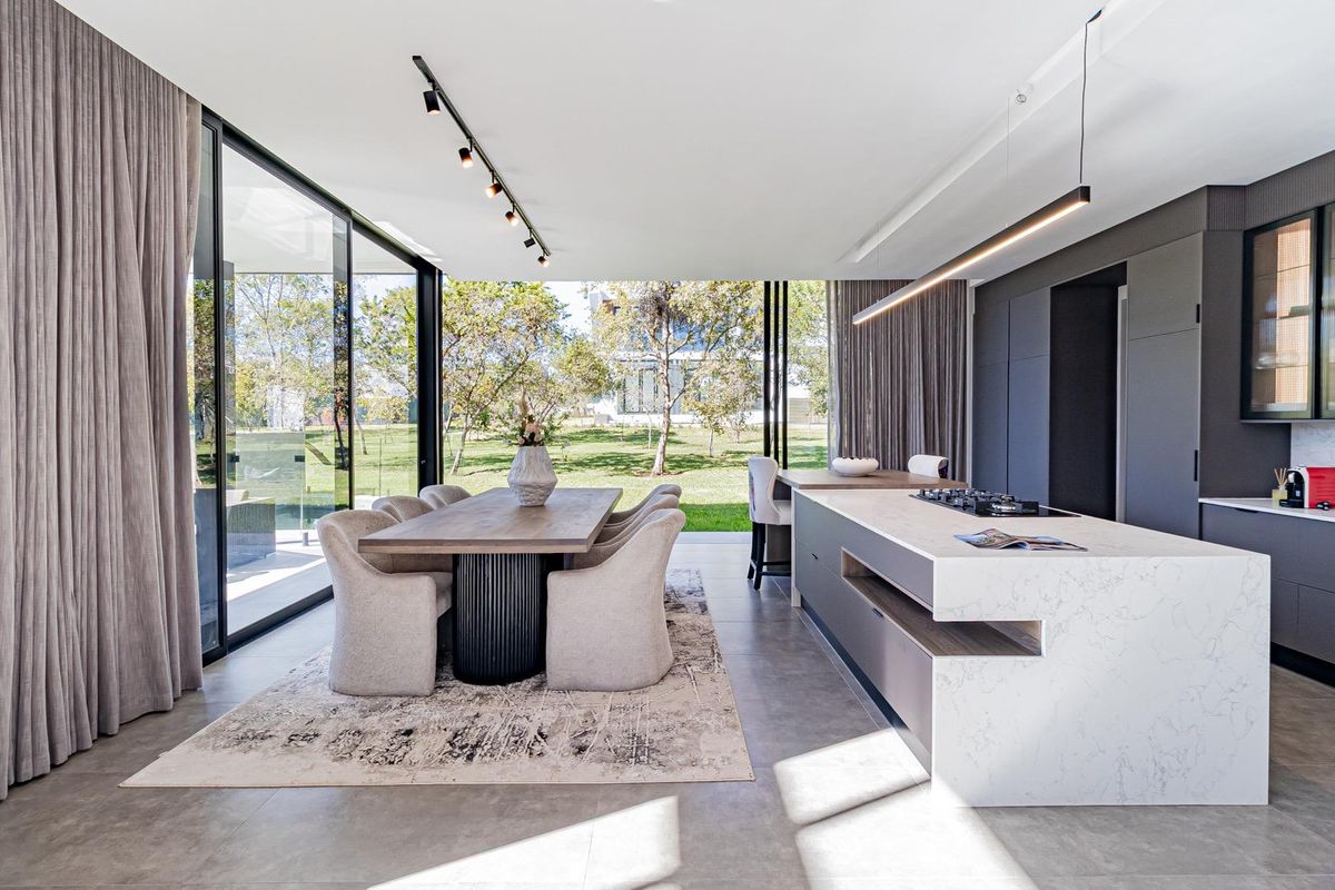 Ultra-Luxury Home with Exceptional Finishes - Photo 5