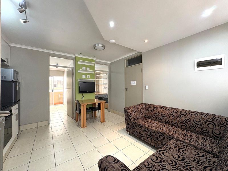 Student Apartment walking distance from UOVS - Photo 2