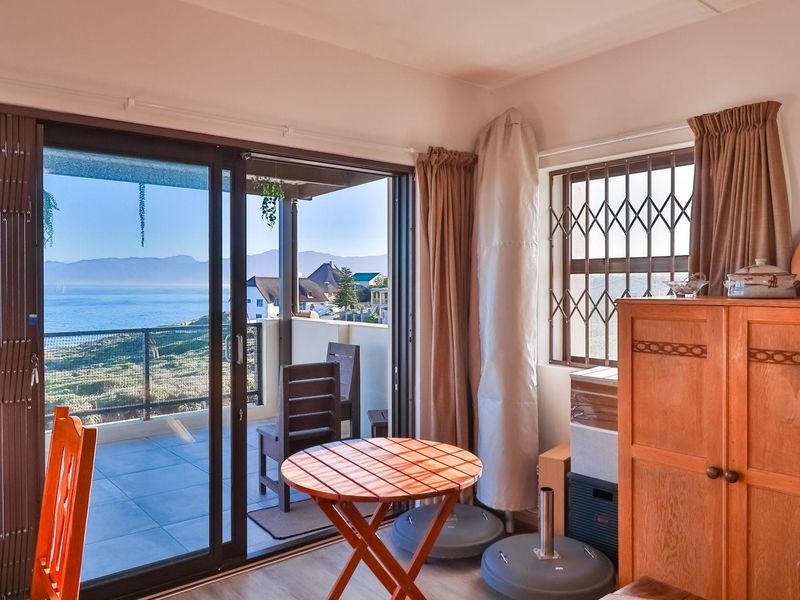 Sea, Style, and Space in De Kelders’ Most Sought-After Location - Photo 8