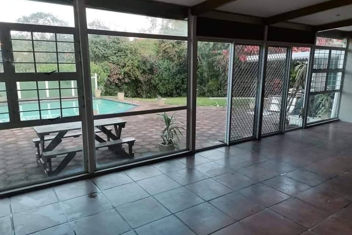 STUNNING FAMILY HOME IN PRIME LOCATION - WESTVILLE - Photo 4