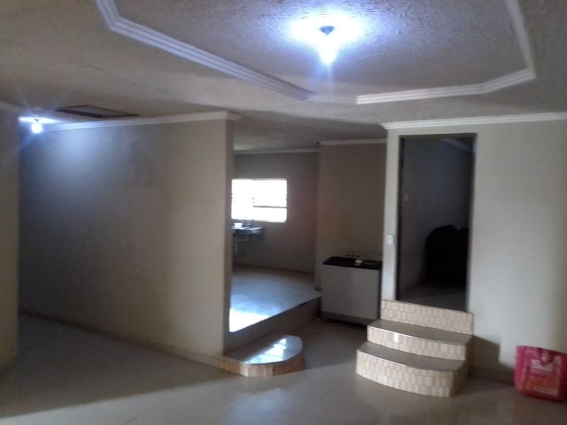 Neat 3-Bedroom Home FOR SALE– Thohoyandou Unit E, Magidi - Photo 3