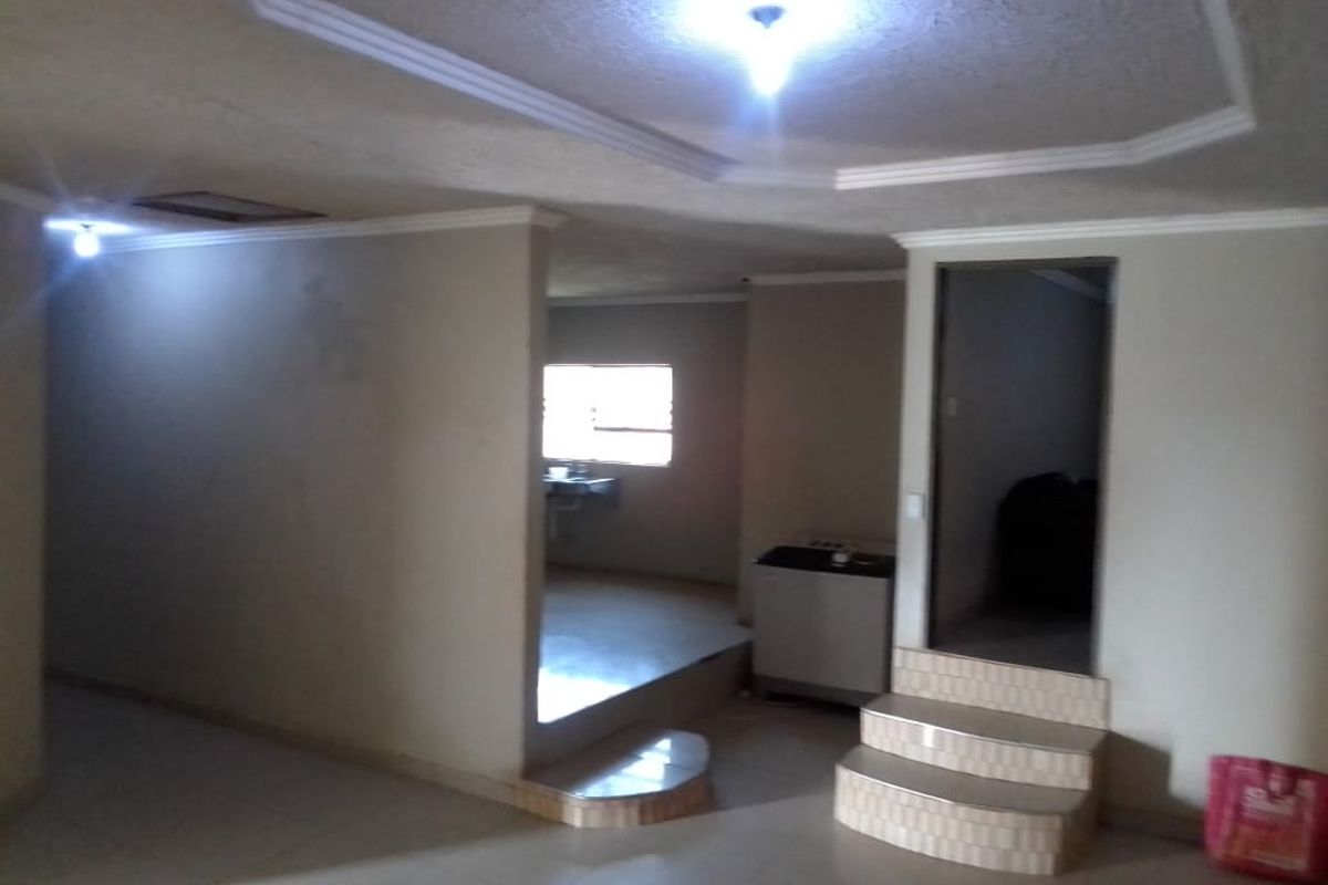 Neat 3-Bedroom Home FOR SALE– Thohoyandou Unit E, Magidi - Photo 3