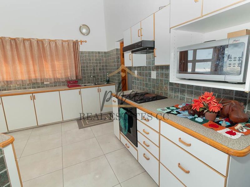 BEACHFRONT Living in Ext 6, Henties Bay - Photo 8