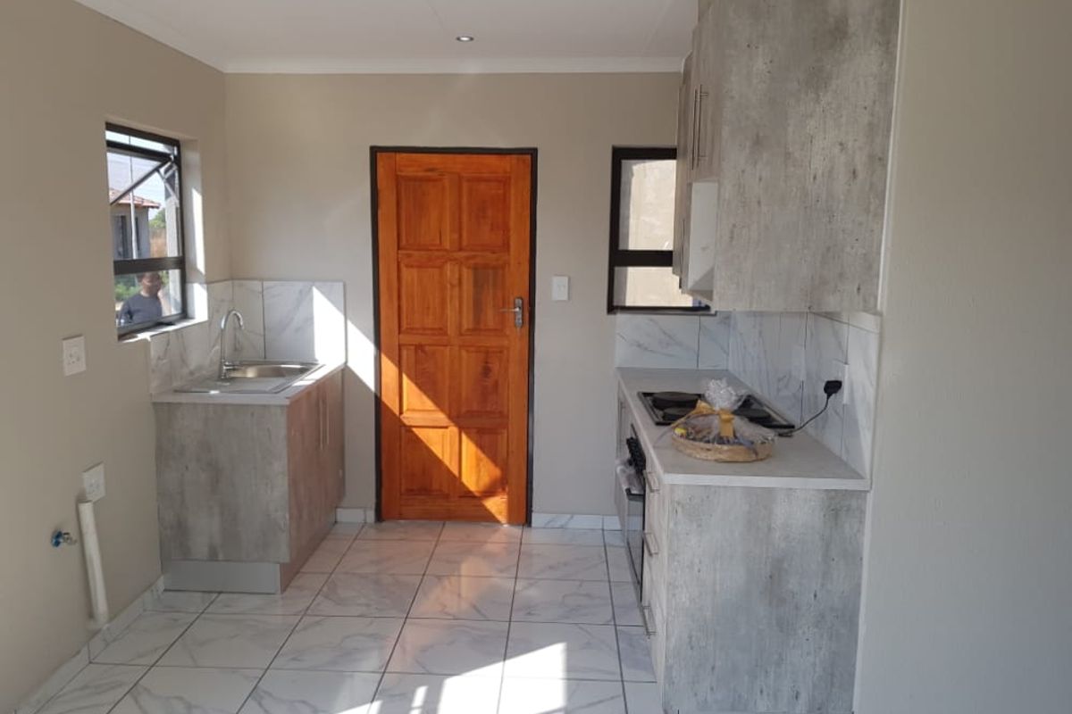 NEW DEVELOPMENT, ALL COSTS INCLUDED, FULL TITLE STANDS. NO DEPOSITS / 100% BONDS (dependent on client profile) - Photo 4