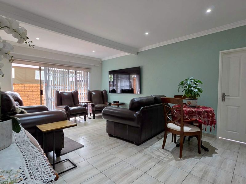 3 Bedroom Cluster in New Redruth - Photo 4