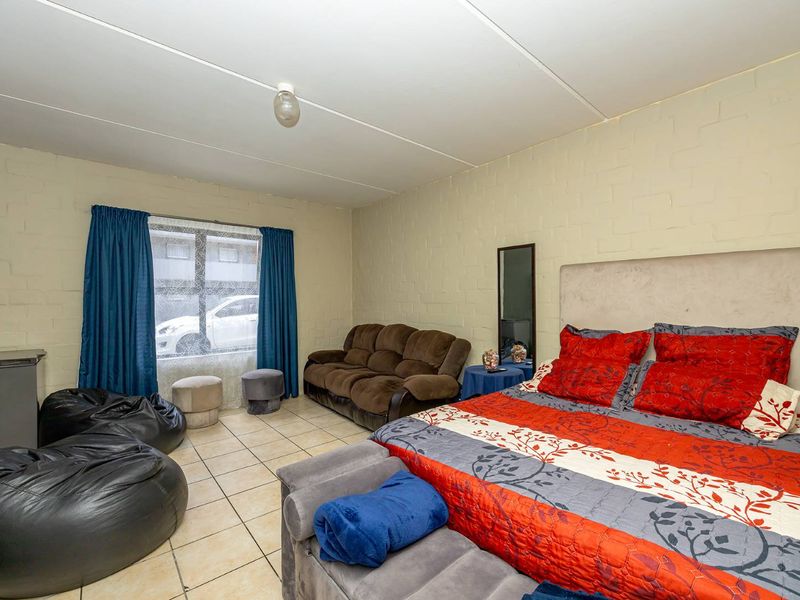 Studio Apartment for Sale in Maitland - Photo 8