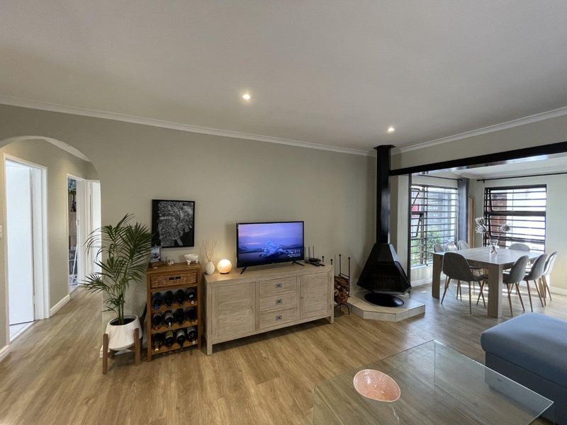 Renovated 3-Bed Home in Safe, Family-Friendly Neighborhood - Photo 5