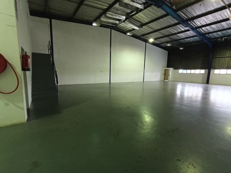 363m2 CLEAN & NEAT WAREHOUSE TO LET – HEART OF WESTMEAD - Photo 4