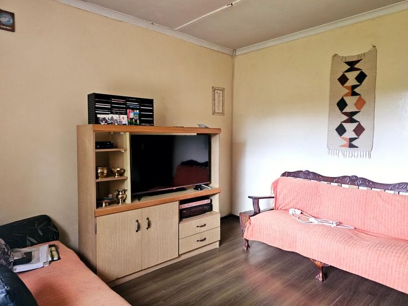 Your Perfect Family Haven: 4 Beds, Ample Space - Photo 7