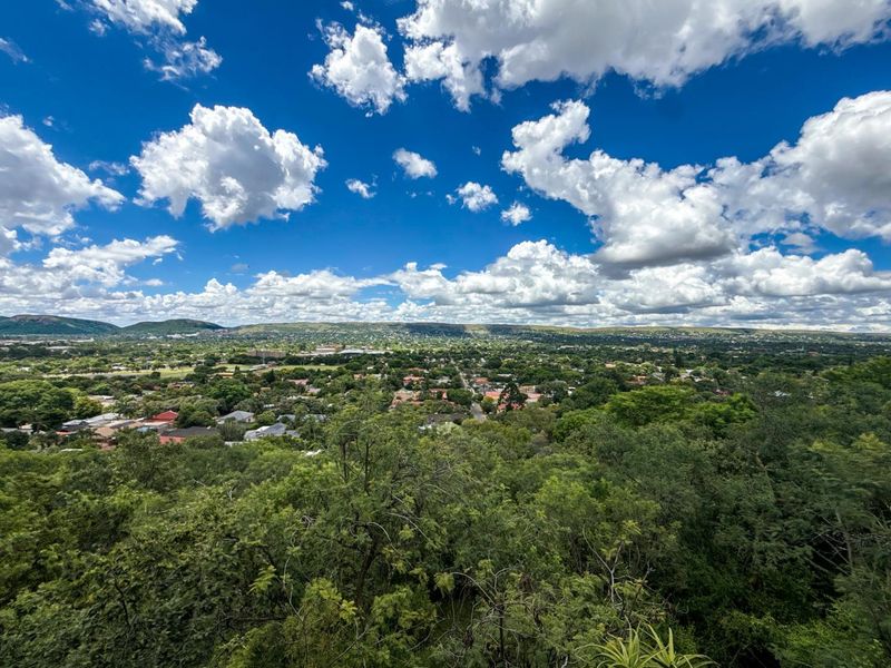 Pretoria's Best-Kept Secret | 3 Bed 2 Bath Home with Unbeatable Views for sale - Photo 2