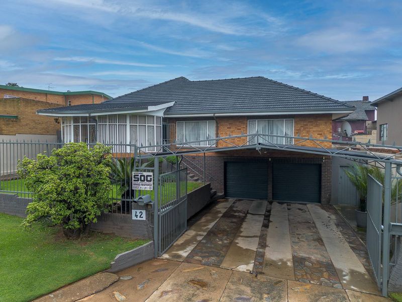 Spacious Family Home for sale - Photo 2