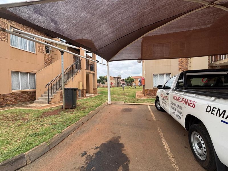 PRICED TO GO! 2 Bedroom 1 Bathroom Townhouse For sale in Protea Glen EXT 11 - Photo 7