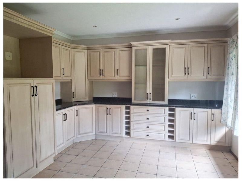 Substantial Unit at Amberglen - Photo 5