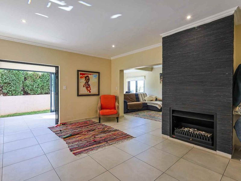 Elegant Family Living in the Heart of Waterkloof Ridge - Photo 10