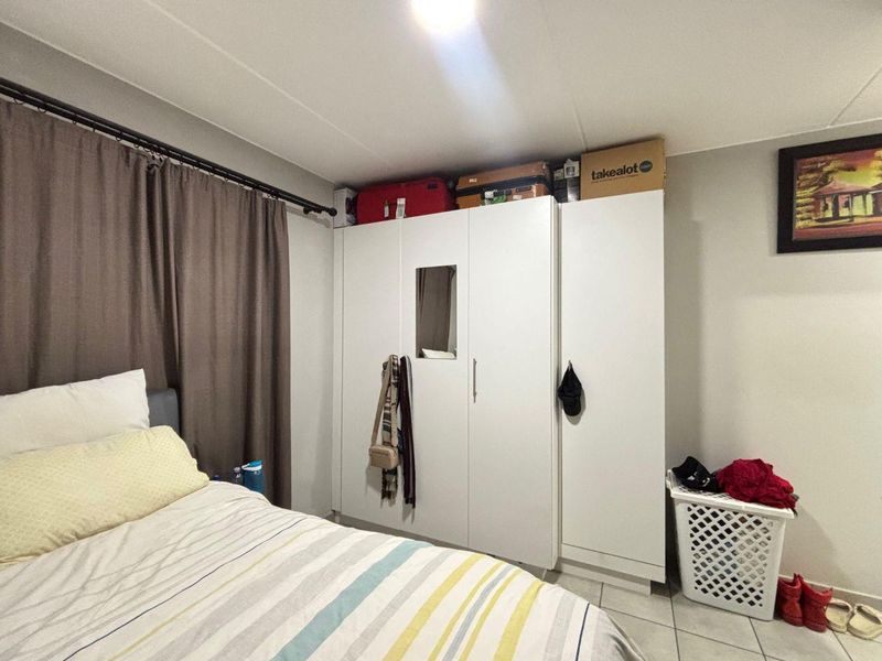 2 Bedroom Apartment For Sale in Parklands East - Photo 7