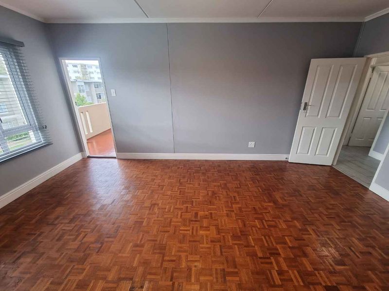 Unfurnished 2-Bedroom Apartment To Rent in Claremont - Photo 4