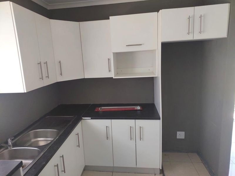 3 Bedroom Townhouse To Rent In Bridgemead - Photo 6