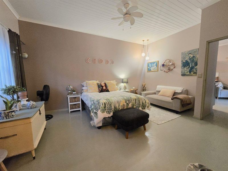 Unique Greenbelt Home with Luxury Finishes – Zandspruit Valley - Photo 5