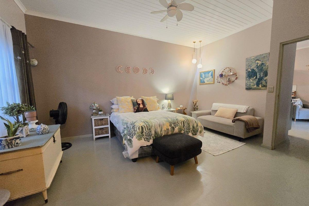 Unique Greenbelt Home with Luxury Finishes – Zandspruit Valley - Photo 5