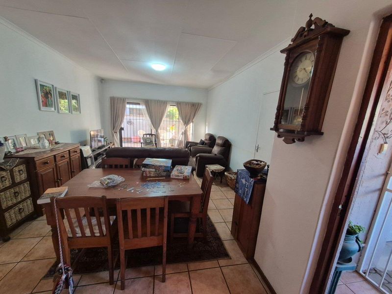 Spacious 3-Bedroom Simplex in Lifestyle Complex - Photo 7