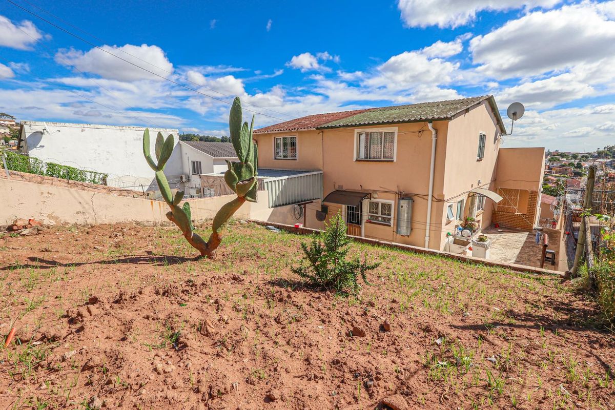 Elevated 3 Bedroom Duplex with Endless Potential – Montford, Chatsworth - Photo 3