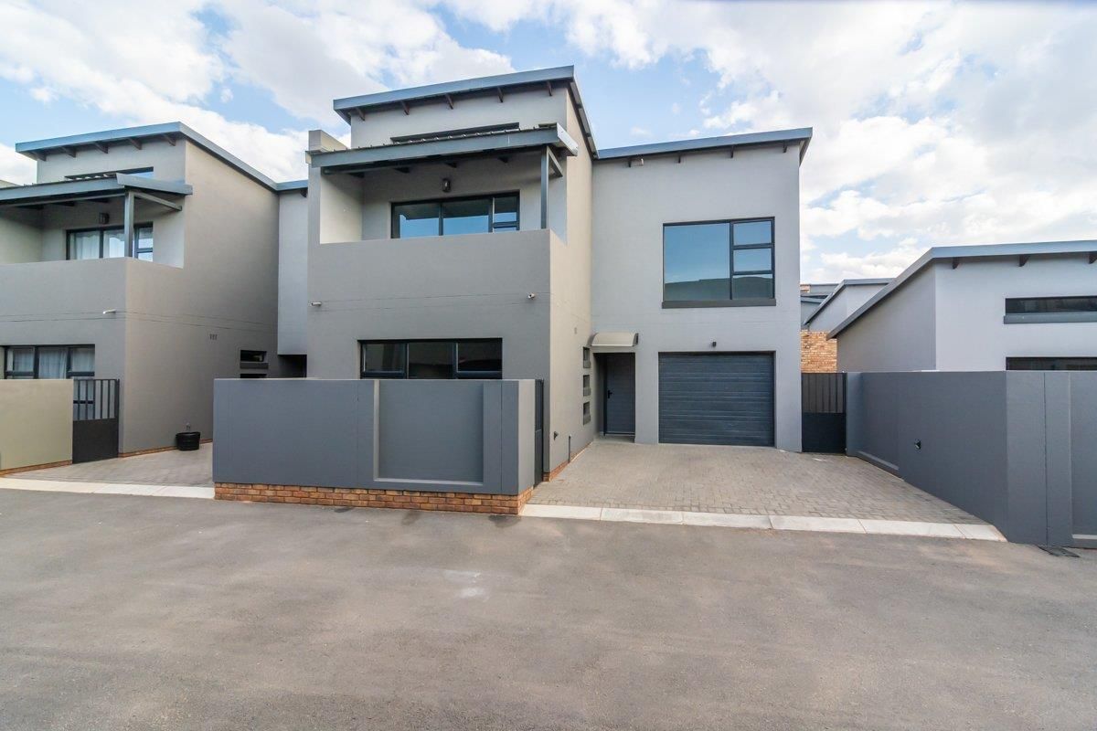 Secure estate living modern three bedroom home with quality finishes - Photo 5