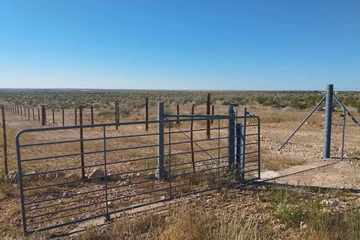 A truly remarkable agricultural opportunity on the Derm road, ideally located ±60km from Hoachanas, 30km from Stampriet and 80km from Mariental. - Photo 5