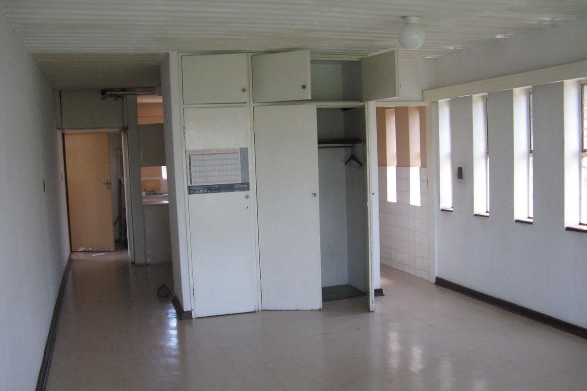 BACHELOR FLAT TO RENT IN ELOFFSDAL - Photo 3