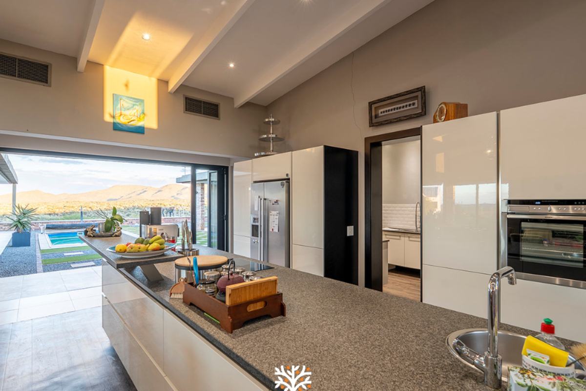 Luxurious Family Home For Sale | Finkenstein | N$10 500 000 - Photo 5