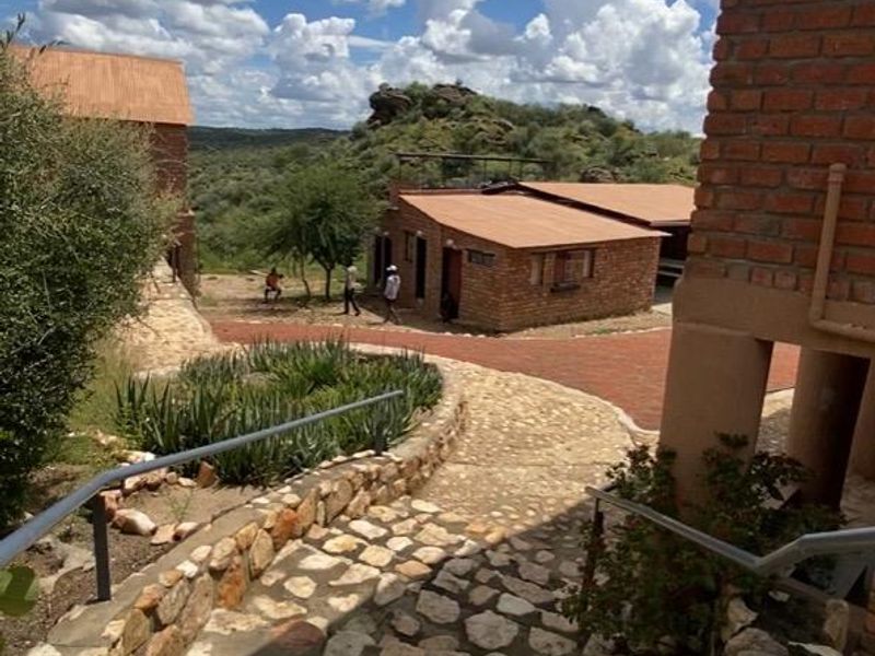 Luxurious Game Lodge & Wilderness Estate – 3,000 Hectares, 89 km from Windhoek, en route to Gobabis Namibia - Photo 10