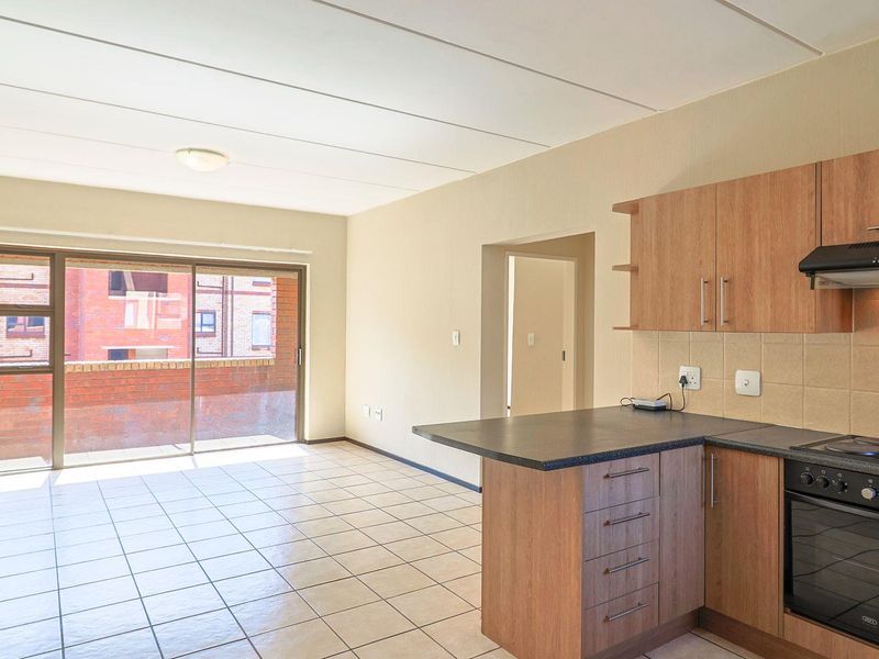 2 BEDROOM 2 BATHROOM APARTMENT WITH LOW LEVIES. - Photo 5